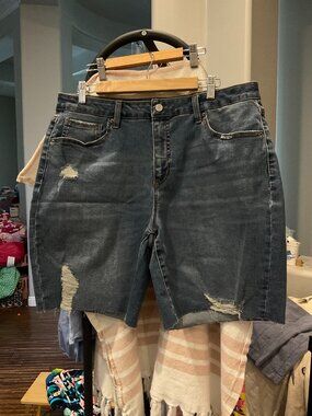 Time and Tru Distressed Denim Shorts | Dark Wash | Raw Hem | Size 16 | Like New